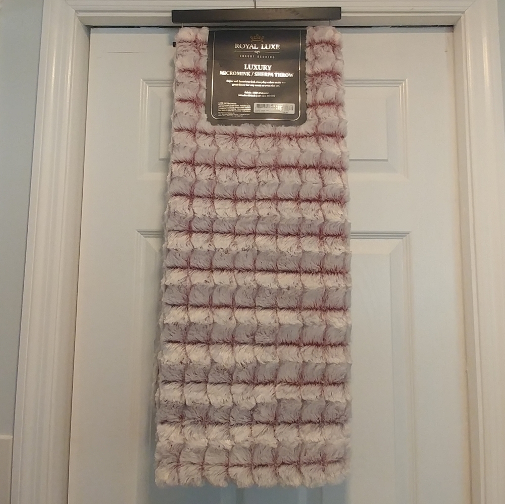 Sherpa throw